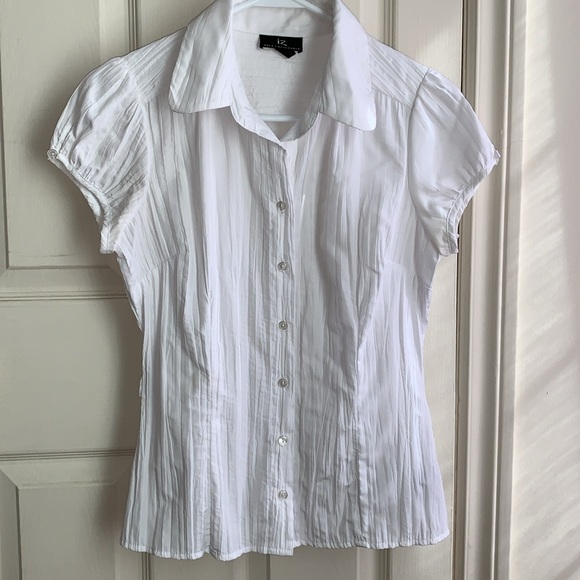 Vintage Ruffled Style Button Down Blouse - Picture 6 of 8